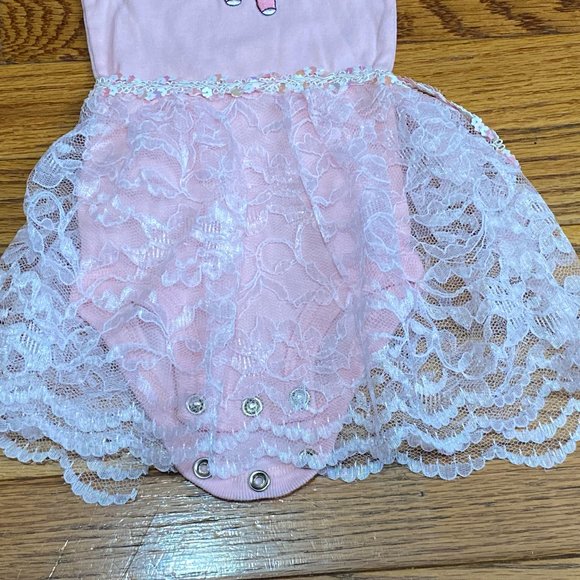 Carter's ❤️ Child Of Mine Onesie with built in skirt Size - Small (PRE-LOVED) - Picture 2 of 5